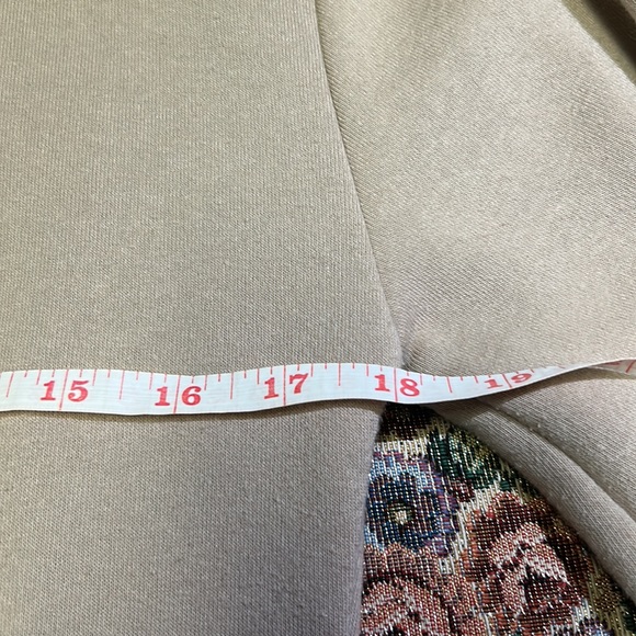 Streetwear Society Active Size Small Beige Turtleneck $20 - Picture 11 of 11